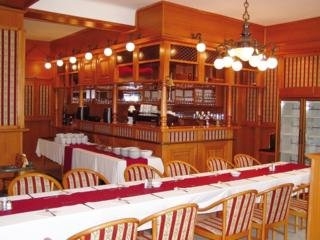 Imagen del bar/restaurante del Hotel MONTE CHRISTO. Foto 2