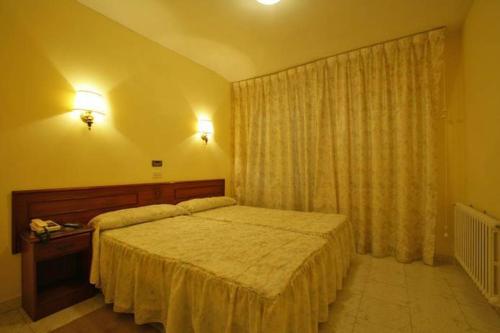 Imagen de la habitación del Hotel MONTE Y MAR. Foto 3