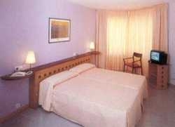 Imagen de la habitación del Hotel MONTMELO. Foto 5