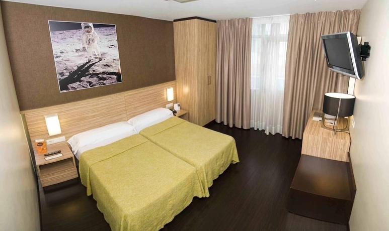 Imagen de la habitación del Hotel MOON, A Coru&ntilde;a. Foto 6