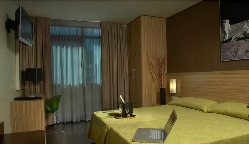 Imagen de la habitación del Hotel MOON. Foto 2