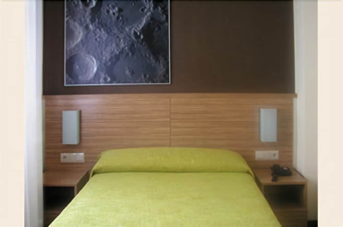 Imagen de la habitación del Hotel MOON. Foto 4