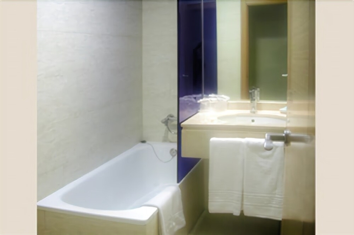 Imagen de la habitación del Hotel MOON. Foto 9