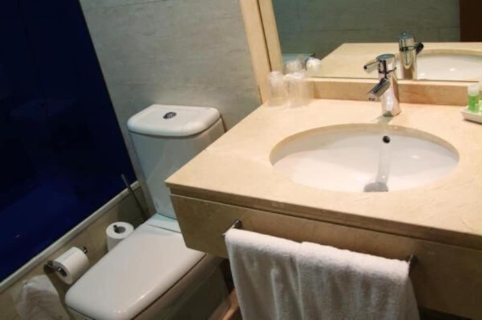 Imagen de la habitación del Hotel MOON. Foto 11