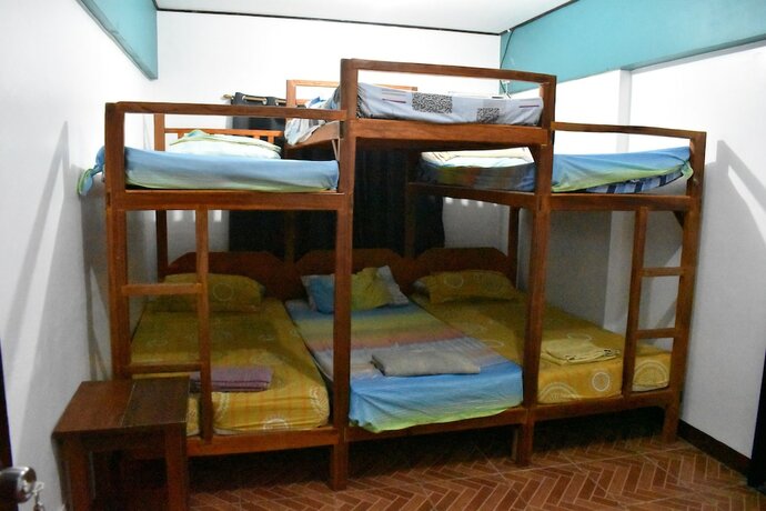 Imagen de la habitación del Hotel MOPE Beach Resort. Foto 13