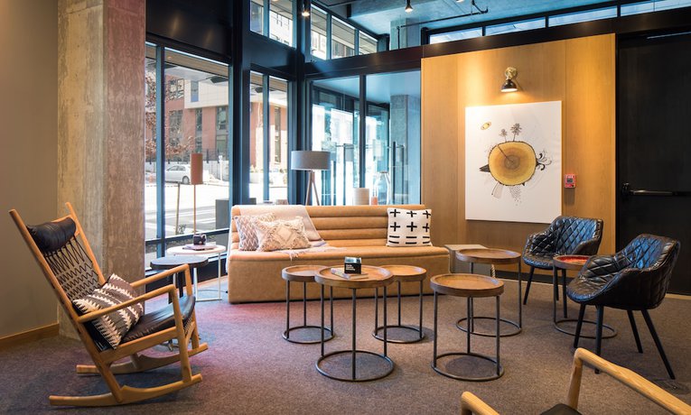 Imagen de los interiores del Hotel MOXY Seattle Downtown. Foto 14