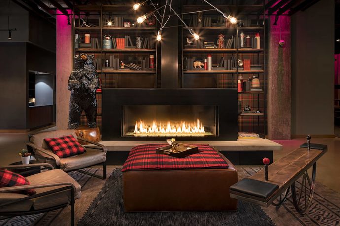 Imagen de los interiores del Hotel MOXY Seattle Downtown. Foto 16