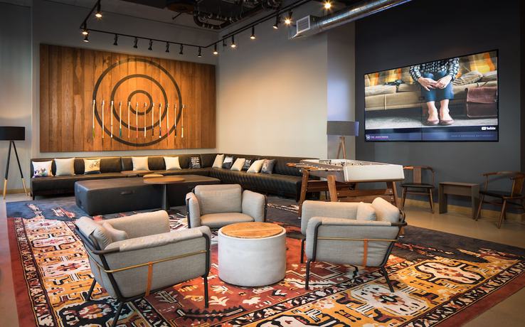 Imagen del bar/restaurante del Hotel MOXY Seattle Downtown. Foto 4