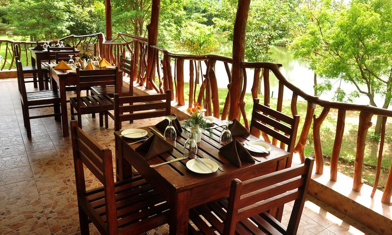 Imagen del bar/restaurante del Hotel M.P.S.Village. Foto 4