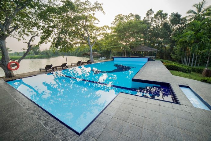 Imagen de la piscina del Hotel M.P.S.Village. Foto 20