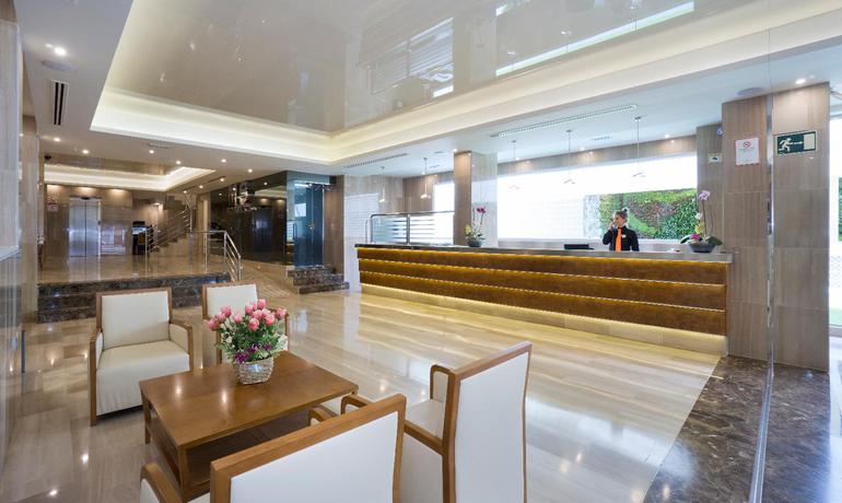 Imagen de los interiores del Hotel MS Aguamarina Suites. Foto 12