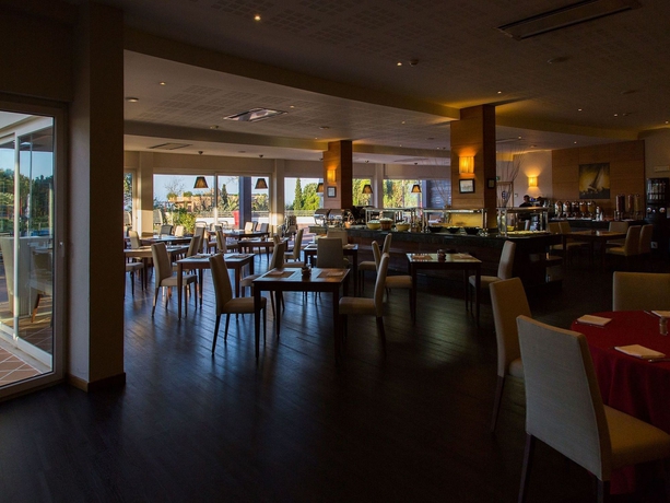 Imagen del bar/restaurante del Hotel MS Aparthotel. Foto 2