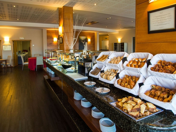 Imagen del bar/restaurante del Hotel MS Aparthotel. Foto 10