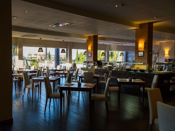 Imagen del bar/restaurante del Hotel MS Aparthotel. Foto 11