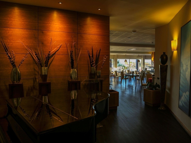 Imagen del bar/restaurante del Hotel MS Aparthotel. Foto 12