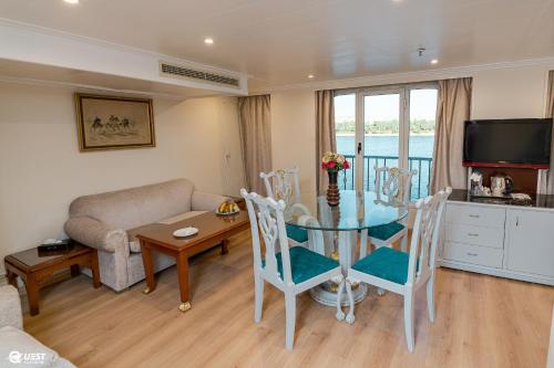 Imagen general del Hotel M/S Nile Quest Cruise - 4 or 7 Nights From Luxor each Monday and 3 or 7 Nights From Aswan each Frida. Foto 14