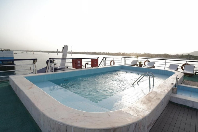Imagen de la piscina del Hotel MS Royal Adventure. Foto 18