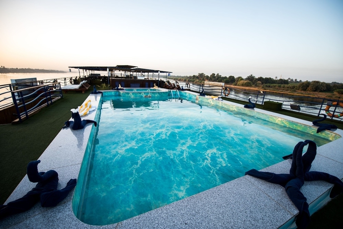 Imagen de la piscina del Hotel MS Royal La Terrasse Luxor-Aswan 7 Night Cruise Thur-Thur. Foto 19