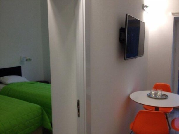 Imagen de la habitación del Hotel MTA. Foto 12