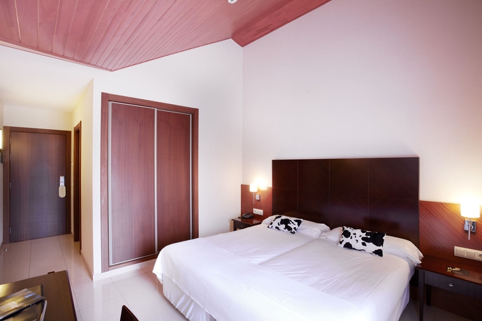 Imagen de la habitación del Hotel MU & SPA. Foto 10