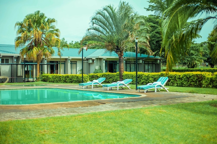 Imagen de la piscina del Hotel MUKUBA HOTEL. Foto 12