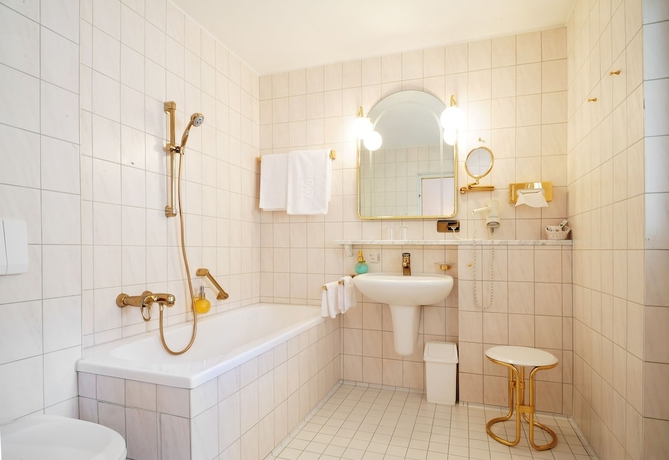 Imagen de la habitación del Hotel MULLER, Hohenschwangau. Foto 15