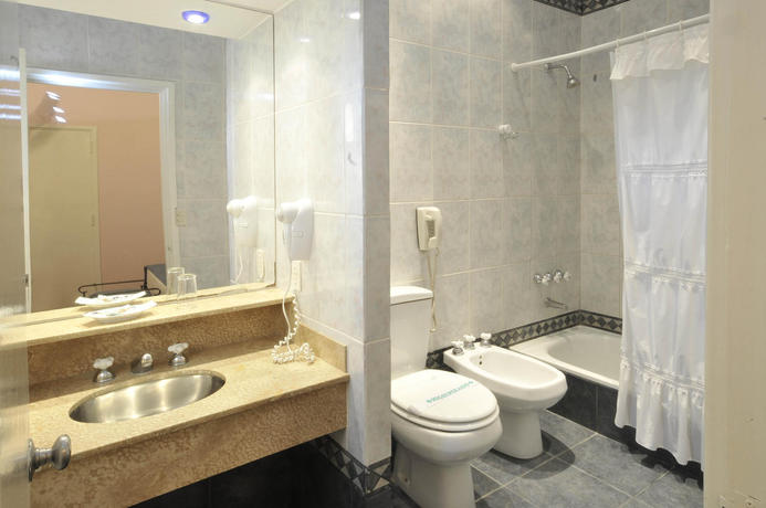 Imagen general del Hotel MU&Ntilde;IZ. Foto 3