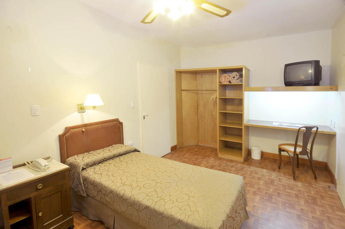 Imagen general del Hotel MU&Ntilde;IZ. Foto 4