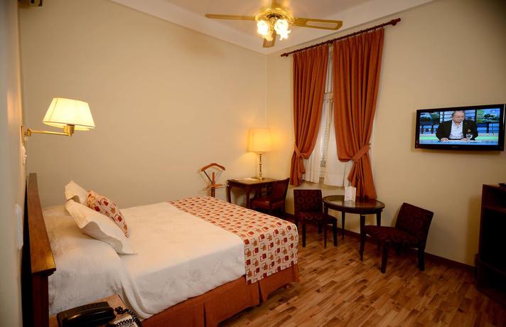 Imagen general del Hotel MU&Ntilde;IZ. Foto 9