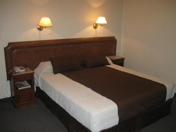 Imagen general del Hotel MU&Ntilde;IZ. Foto 12