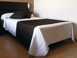 Imagen de la habitación del Hotel MURTA. Foto 12