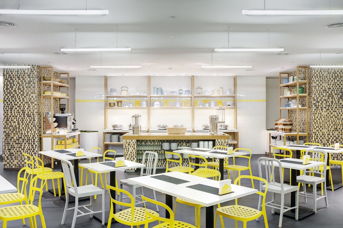 Imagen del bar/restaurante del Hotel MÙ, Kampung Kuchai. Foto 2