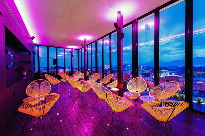 Imagen del bar/restaurante del Hotel MÙ, Kampung Kuchai. Foto 5