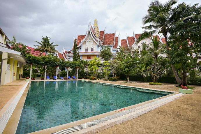 Imagen de la piscina del Hotel MW Krabi Beach Resort - SHA Extra Plus. Foto 20