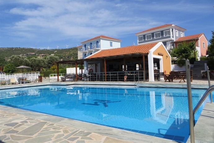 Imagen general del Hotel MYKALI. Foto 10