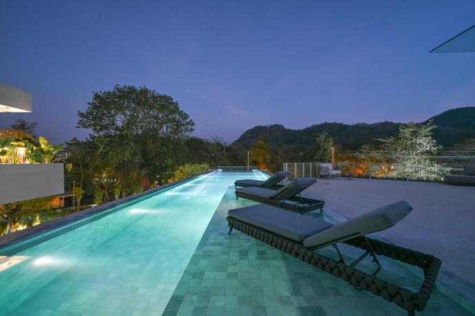 Imagen de la piscina del Hotel MYS Khao Yai. Foto 10