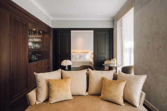 Imagen de la habitación del Hotel MYTHIC SANA Downtown Suites. Foto 4