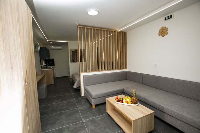 Imagen de la habitación del Hotel MYTHOS BUNGALOWS. Foto 4