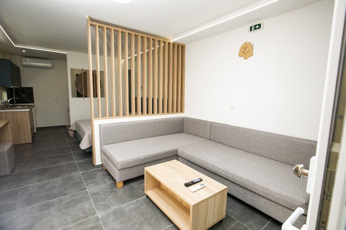 Imagen de la habitación del Hotel MYTHOS BUNGALOWS. Foto 8