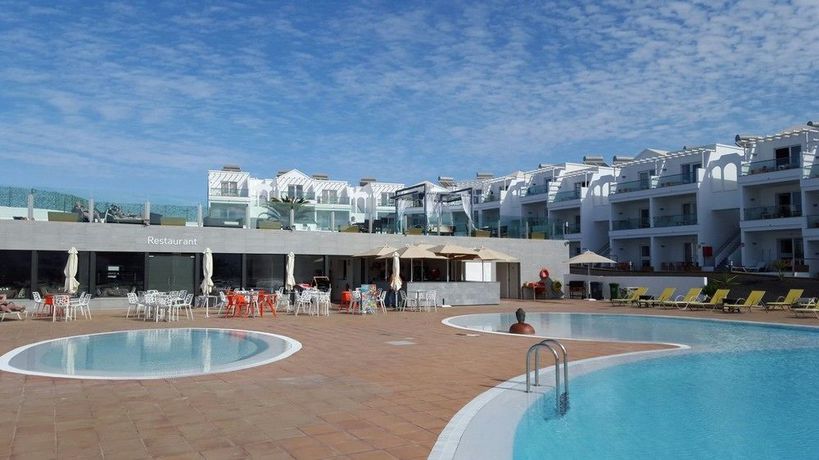 Imagen de la piscina del Hotel MZ Plaza Palmeras. Foto 11