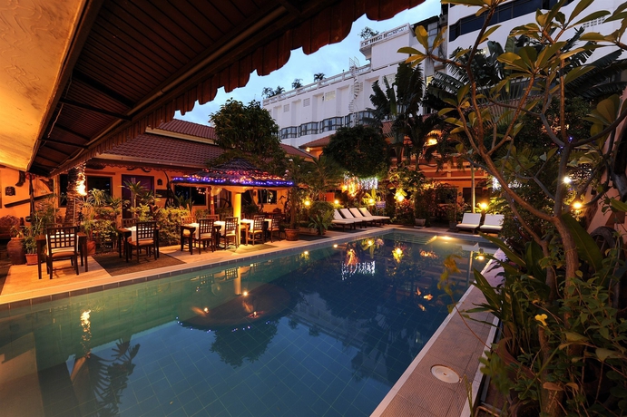 Imagen de la piscina del Hotel Ma Maison. Foto 13