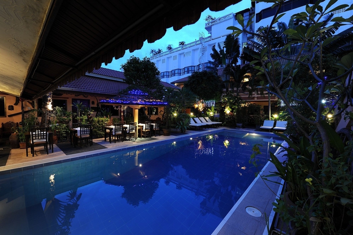 Imagen de la piscina del Hotel Ma Maison. Foto 15