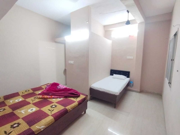 Imagen de la habitación del Hotel Maa Aarti Palace ujjain. Foto 3