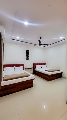 Imagen de la habitación del Hotel Maa Aarti Palace ujjain. Foto 5