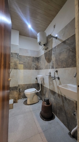 Imagen de la habitación del Hotel Maa Aarti Palace ujjain. Foto 8