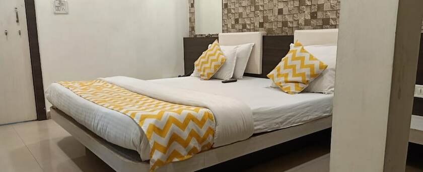 Imagen de la habitación del Hotel Maa Ganga Palace, Bhopal. Foto 13