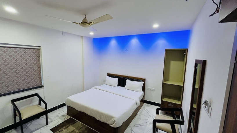Imagen de la habitación del Hotel Maa Gouri Central. Foto 9