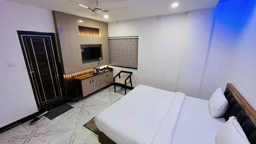 Imagen de la habitación del Hotel Maa Gouri Central. Foto 10