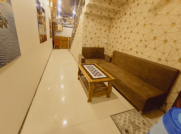 Imagen de los interiores del Hotel Maa Kripa. Foto 15