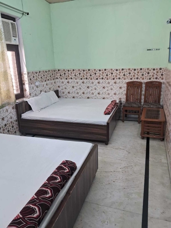 Imagen de la habitación del Hotel Maa Saraswati Atithi Bhavan. Foto 1
